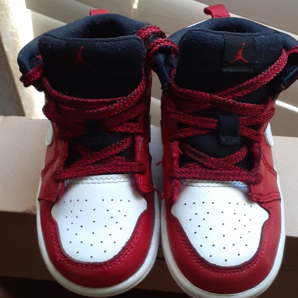 Air Jordan - Picture 2 of 9